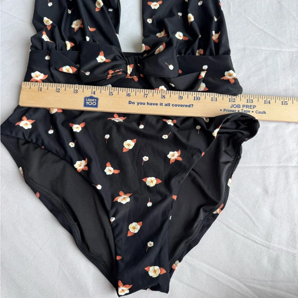 WEWOREWHAT Brooklyn‎ Floral Halter One-Piece Swimsuit deep v open back bathing